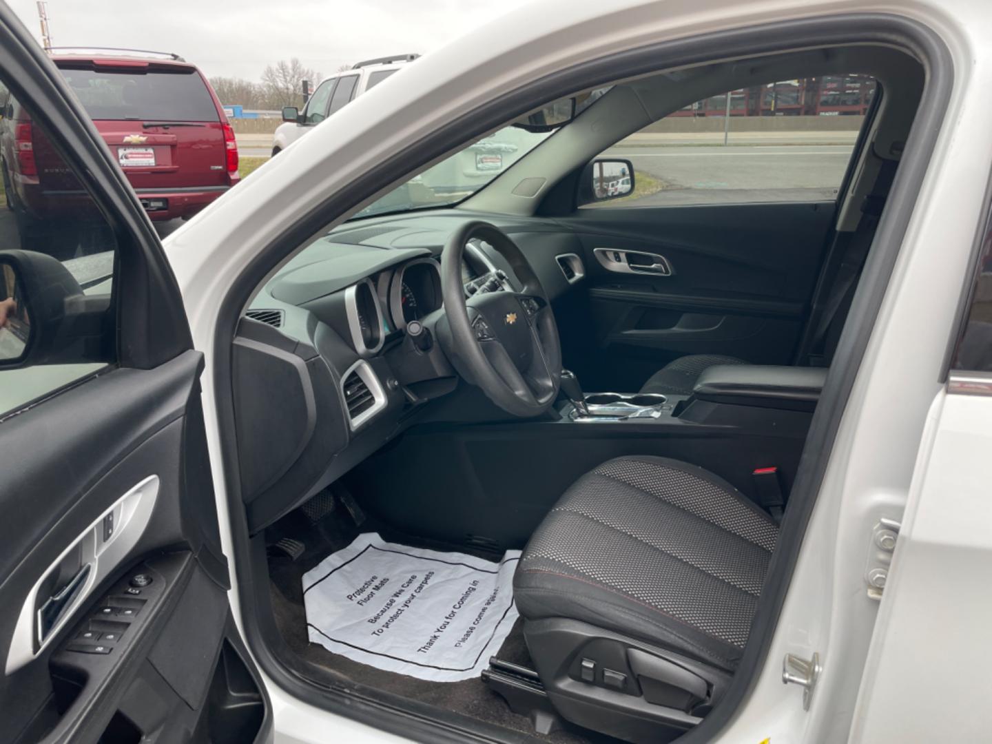 2016 White Chevrolet Equinox (2GNALBEK2G6) with an 4-Cyl, 2.4 Liter engine, Automatic, 6-Spd transmission, located at 8008 Warden Rd, Sherwood, AR, 72120, (501) 801-6100, 34.830078, -92.186684 - Photo#12